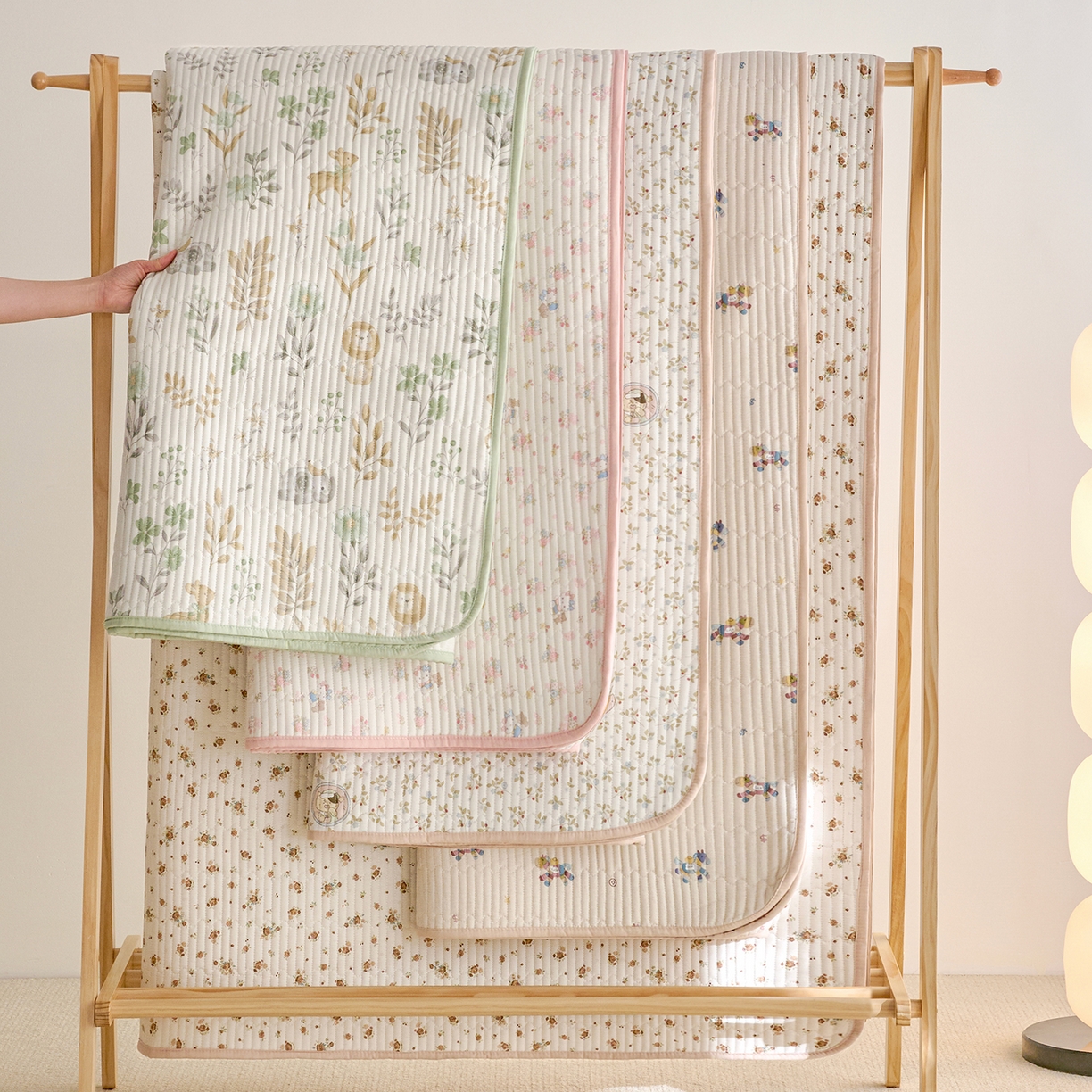 91家纺网 家纺一手货源 找家纺 X猫先生 2026新款全棉床盖小清新夹棉床单炕盖四季跑量款 组合图