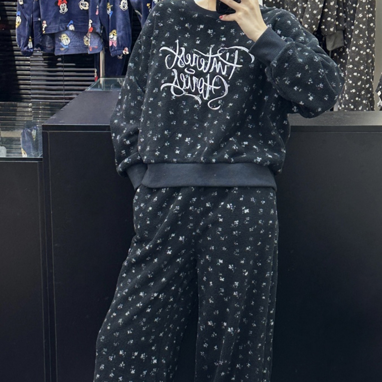 91家纺网 家纺一手货源 找家纺 （总）妍景家居生活馆 2026新款纳米绒字母碎花套装