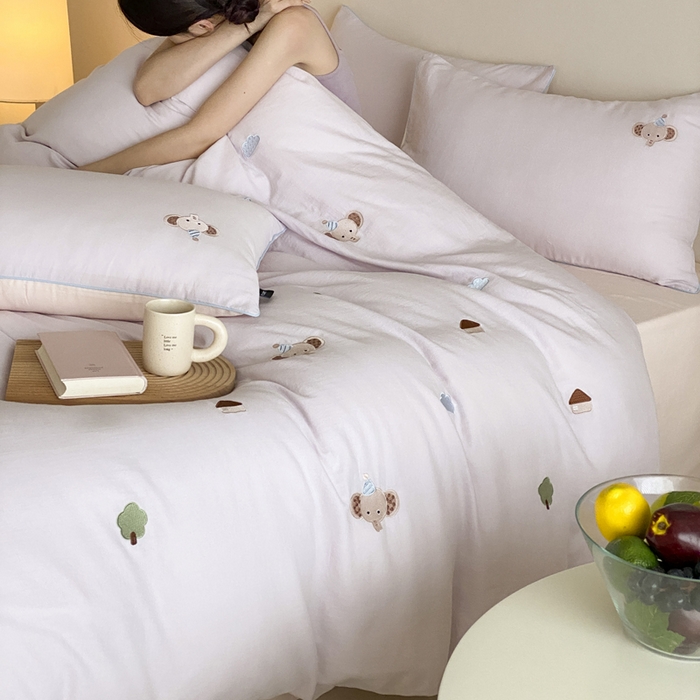 91家纺网 家纺一手货源 找家纺 卡姿家纺 2026春夏双层纱软萌糯叽叽系列——小象乐园 小象乐园-幽兰紫