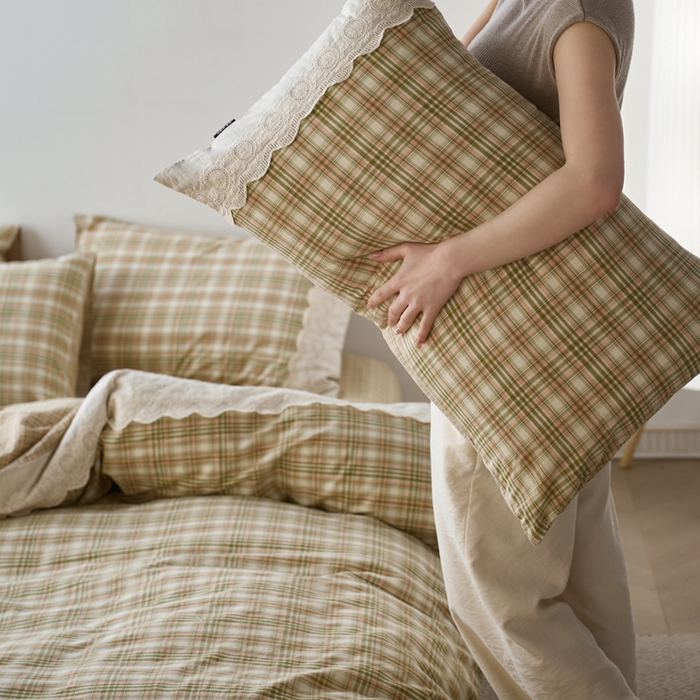 91家纺网 家纺一手货源 找家纺 卡姿家纺 2026春夏色织水洗棉文艺小格子花边款 利奥-沁绿