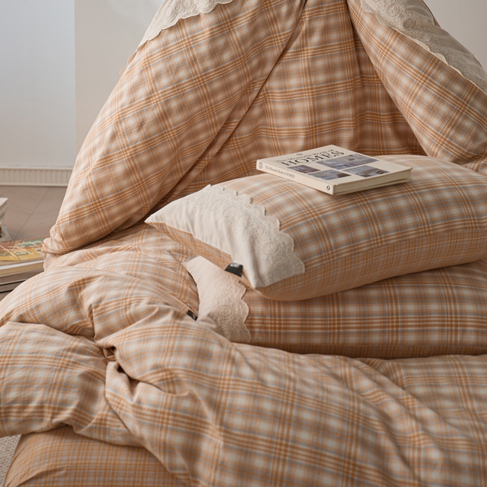 91家纺网 家纺一手货源 找家纺 卡姿家纺 2026春夏色织水洗棉文艺小格子花边款 利奥-暖桔