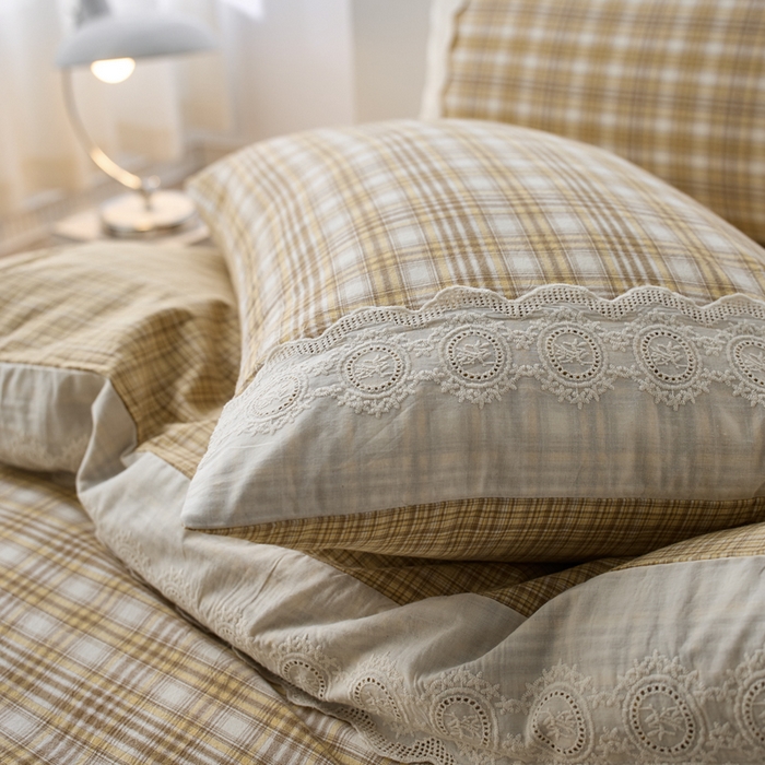 91家纺网 家纺一手货源 找家纺 卡姿家纺 2026春夏色织水洗棉文艺小格子花边款 利奥-卡其