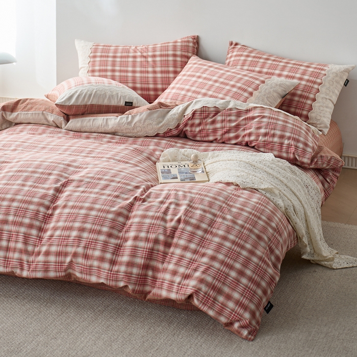 91家纺网 家纺一手货源 找家纺 卡姿家纺 2026春夏色织水洗棉文艺小格子花边款 利奥-红蕉