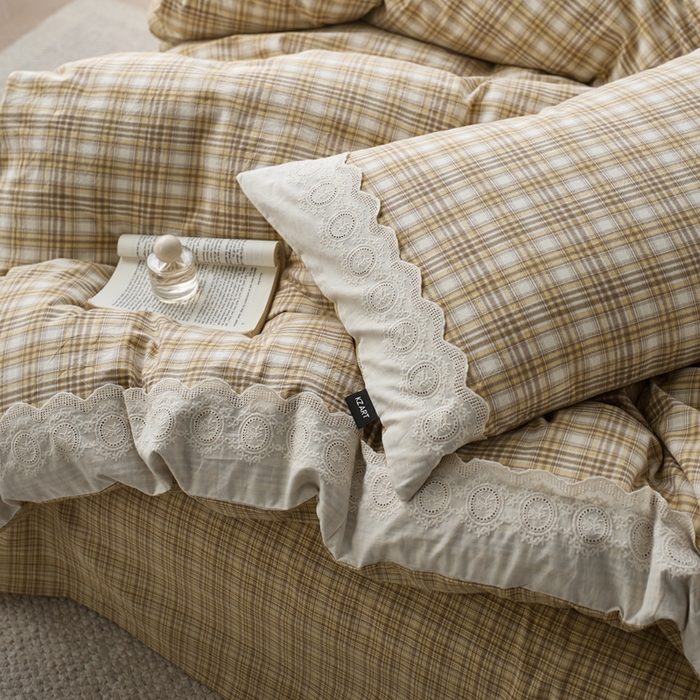 91家纺网 家纺一手货源 找家纺 卡姿家纺 2026春夏色织水洗棉文艺小格子花边款 利奥-卡其