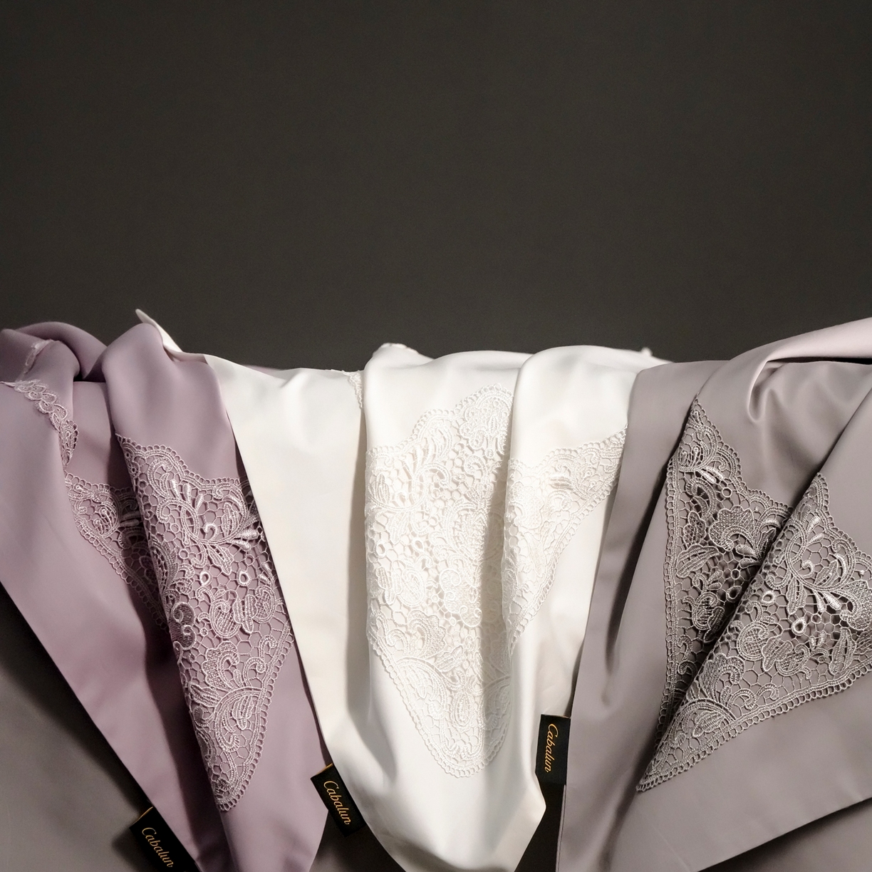 卡巴伦家纺 2026新款80支埃及长绒棉纯棉轻奢法式蕾丝花边款四件套系列-巴黎庄园（会员：套件-20元 商品价格不得低于：标准：598元） 组合图仅供展示不可下单