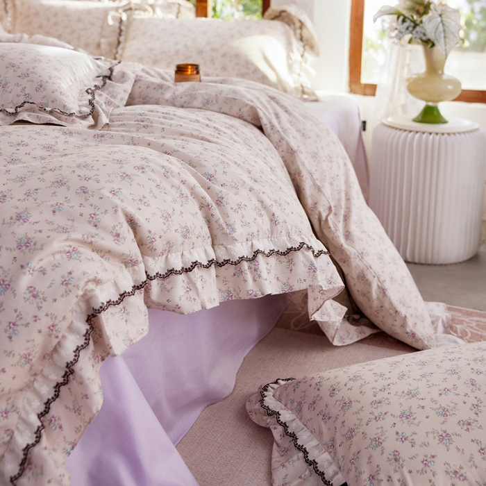 91家纺网 家纺一手货源 找家纺 卡姿家纺 2026春夏韩版小碎花双层花边系列 风信子下米