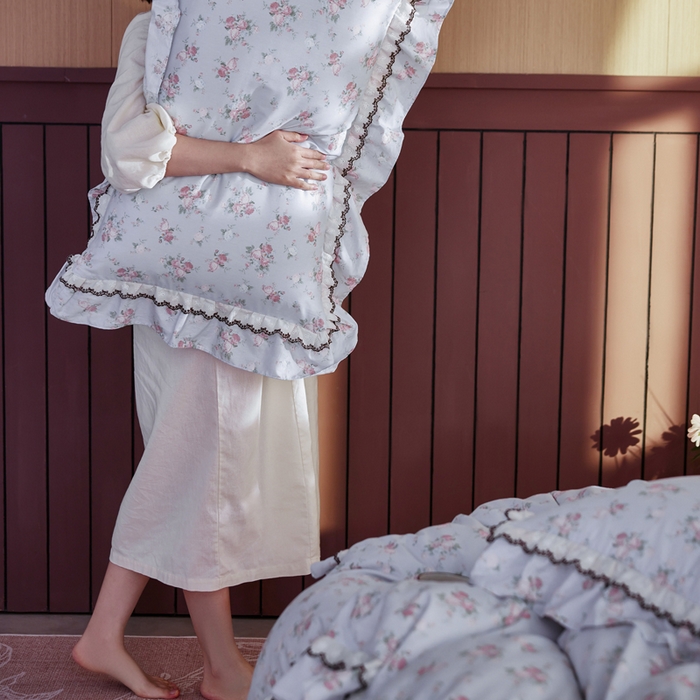 91家纺网 家纺一手货源 找家纺 卡姿家纺 2026春夏韩版小碎花双层花边系列 泠羽花园