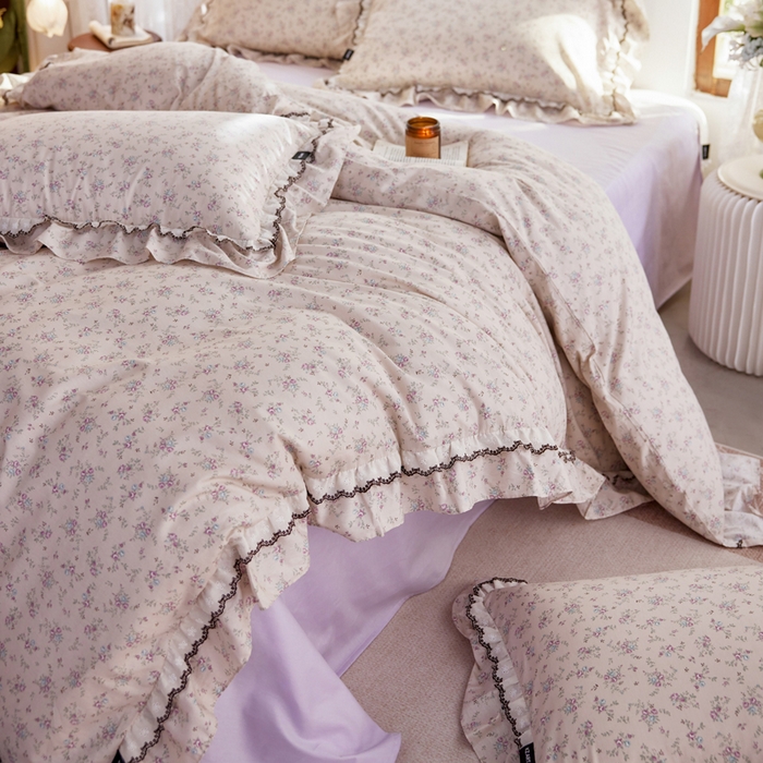 91家纺网 家纺一手货源 找家纺 卡姿家纺 2026春夏韩版小碎花双层花边系列 风信子下米