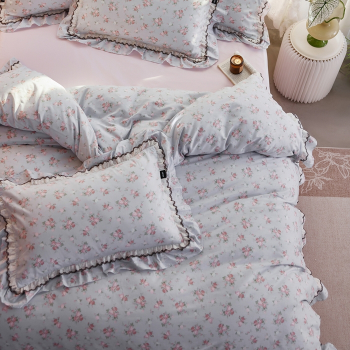 91家纺网 家纺一手货源 找家纺 卡姿家纺 2026春夏韩版小碎花双层花边系列 泠羽花园