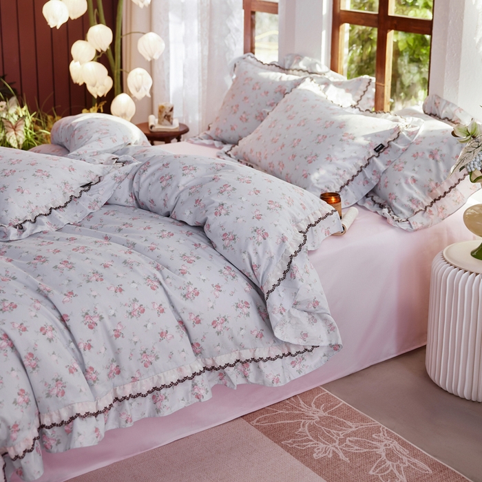 91家纺网 家纺一手货源 找家纺 卡姿家纺 2026春夏韩版小碎花双层花边系列 泠羽花园