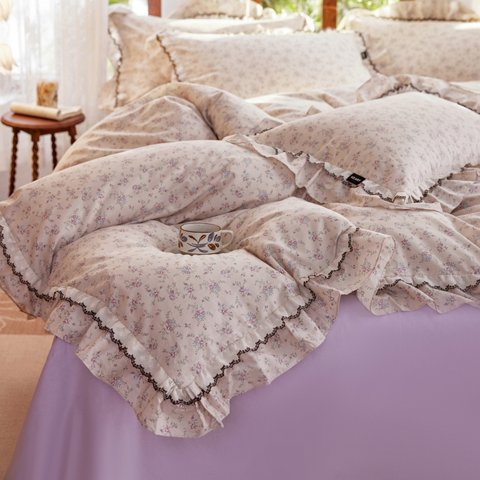 91家纺网 家纺一手货源 找家纺 卡姿家纺 2026春夏韩版小碎花双层花边系列 风信子下米