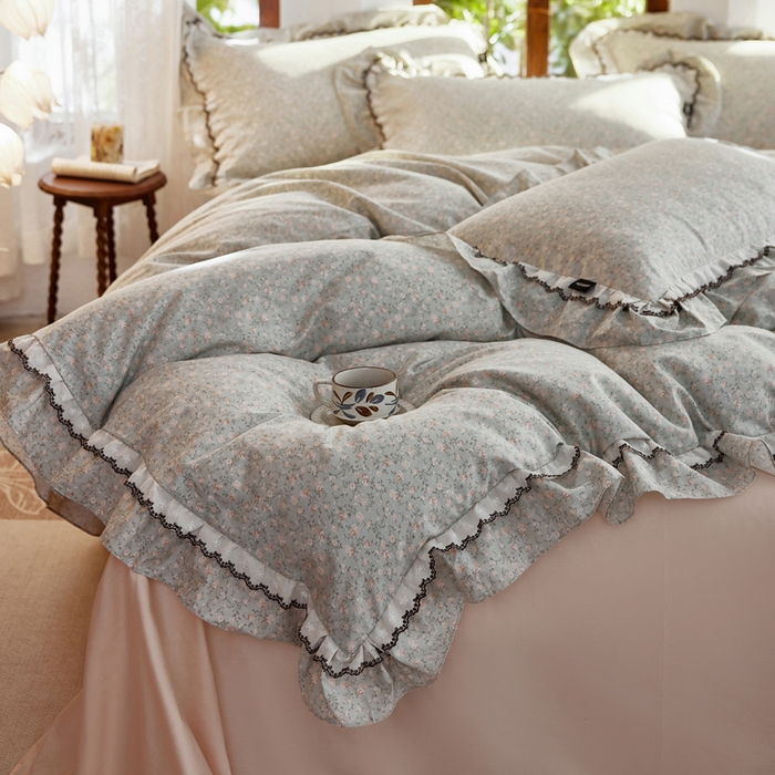 91家纺网 家纺一手货源 找家纺 卡姿家纺 2026春夏韩版小碎花双层花边系列 绿芜汀