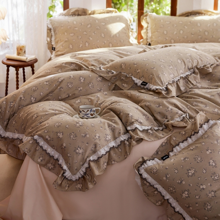 91家纺网 家纺一手货源 找家纺 卡姿家纺 2026春夏韩版小碎花双层花边系列 碎花谣