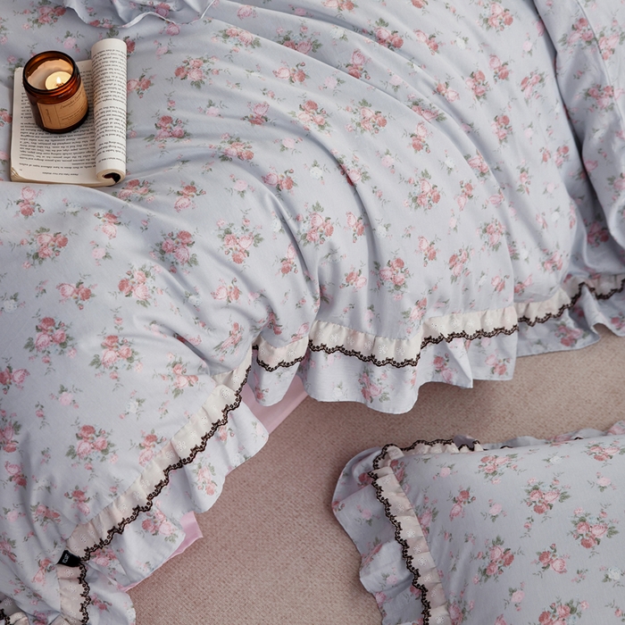 91家纺网 家纺一手货源 找家纺 卡姿家纺 2026春夏韩版小碎花双层花边系列 泠羽花园