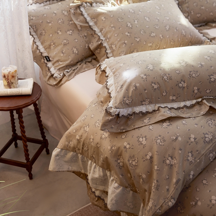 91家纺网 家纺一手货源 找家纺 卡姿家纺 2026春夏韩版小碎花双层花边系列 碎花谣