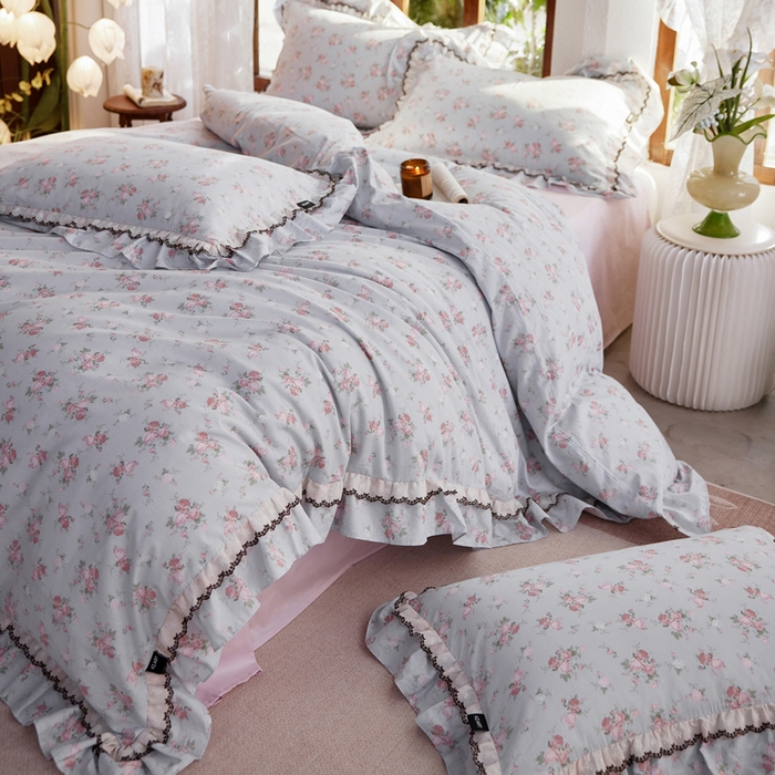 91家纺网 家纺一手货源 找家纺 卡姿家纺 2026春夏韩版小碎花双层花边系列 泠羽花园