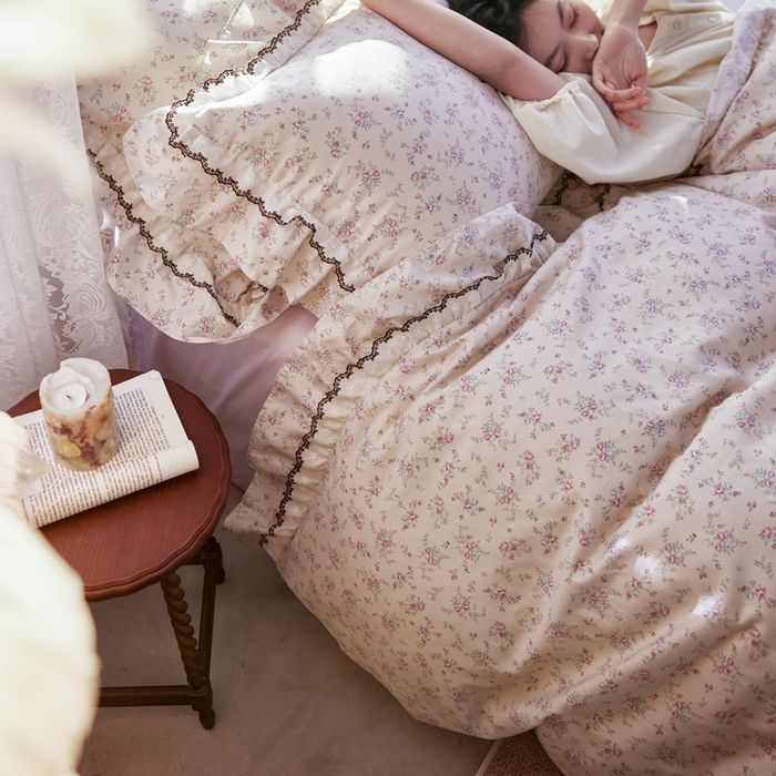 91家纺网 家纺一手货源 找家纺 卡姿家纺 2026春夏韩版小碎花双层花边系列 风信子下米