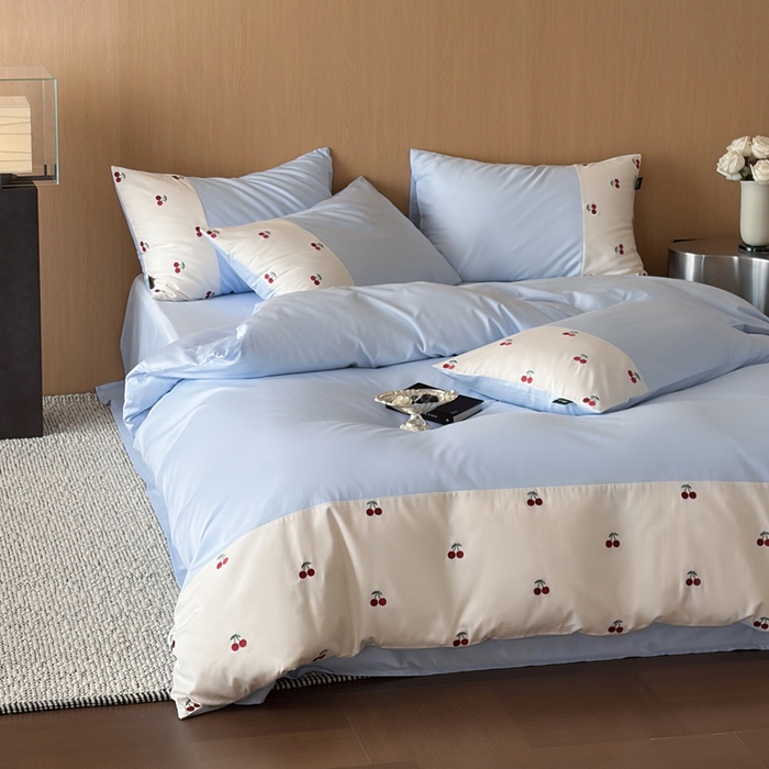 91家纺网 家纺一手货源 找家纺 卡姿家纺 2026春夏60支长绒棉文艺清新— 樱桃派对 樱桃派对-蓝