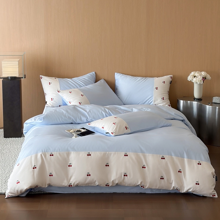 91家纺网 家纺一手货源 找家纺 卡姿家纺 2026春夏60支长绒棉文艺清新— 樱桃派对 樱桃派对-蓝