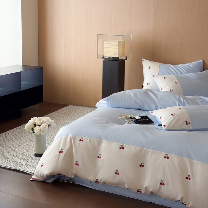 91家纺网 家纺一手货源 找家纺 卡姿家纺 2026春夏60支长绒棉文艺清新— 樱桃派对 樱桃派对-蓝