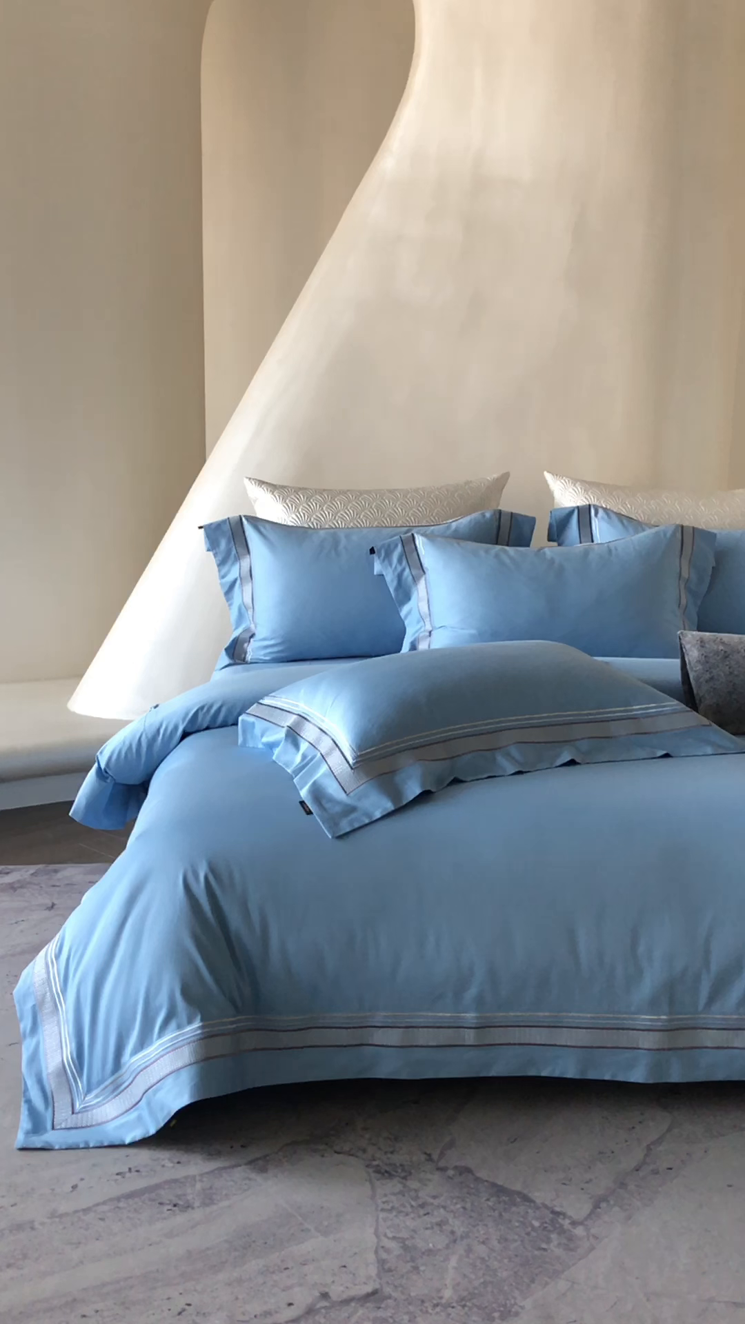 91家纺网 家纺一手货源 找家纺 卡巴伦家纺 2026新款简奢高定超细旦全棉纯棉绣边系列四件套-斯丹娜（会员：套件-20元 商品价格不得低于：标准：458元） 斯丹娜-冰川蓝