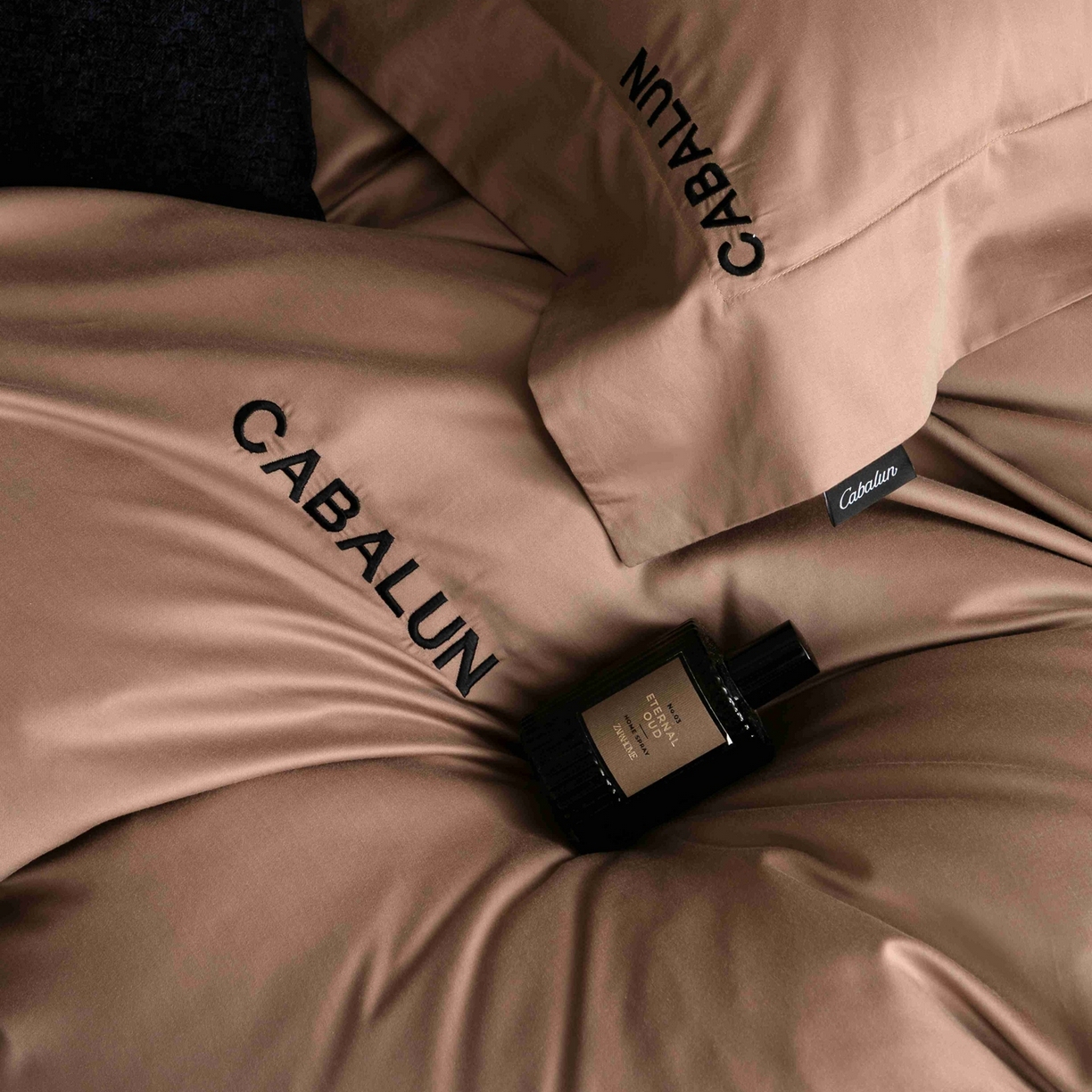 91家纺网 家纺一手货源 找家纺 卡巴伦家纺 2026新款80超细旦天丝棉磨毛四件套（会员：套件-20元 商品价格不得低于：标准：468） 秋水伊人