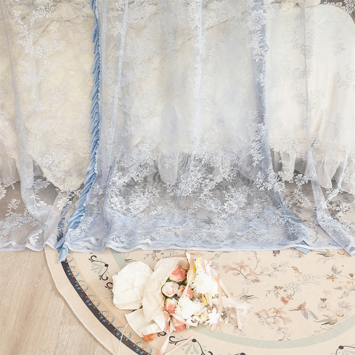 91家纺网 家纺一手货源 找家纺 世婕 2026新款双丝提花落地花边蚊帐-浪漫满屋 浪漫满屋-灰色