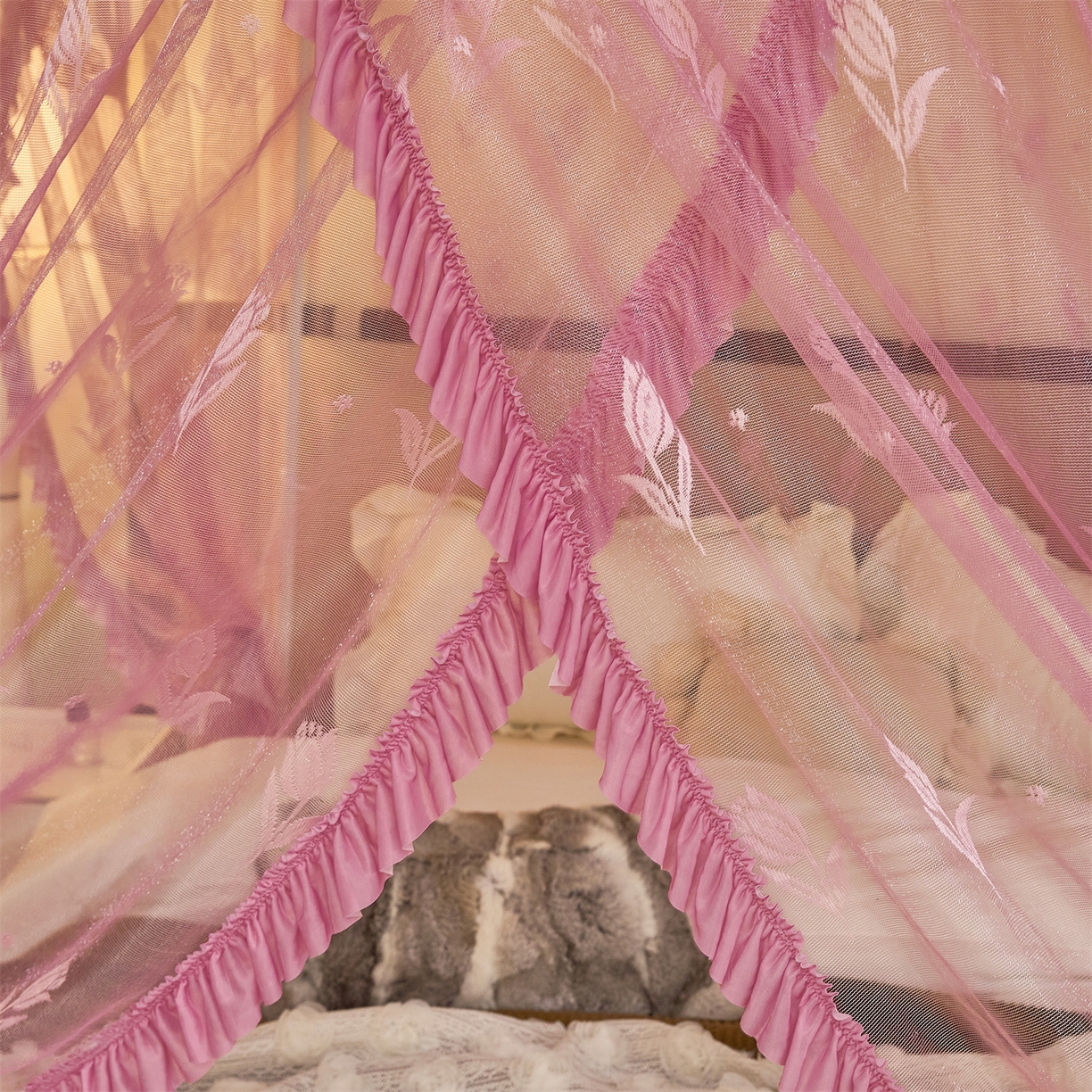 91家纺网 家纺一手货源 找家纺 世婕 2026新款双丝提花落地花边蚊帐-浪漫满屋 浪漫满屋-樱花粉