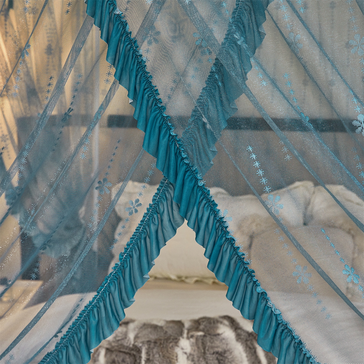 91家纺网 家纺一手货源 找家纺 世婕 2026新款双丝提花落地花边蚊帐-浪漫满屋 浪漫满屋-海岛蓝