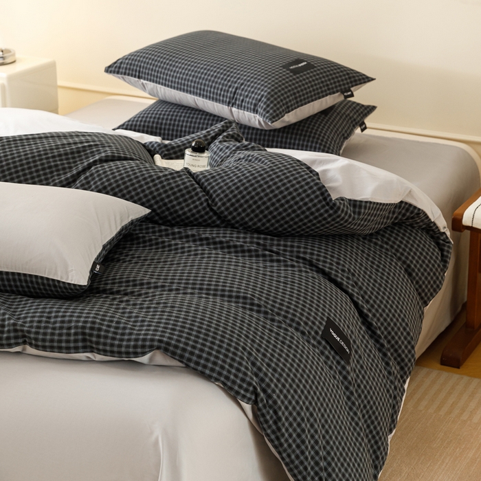 91家纺网 家纺一手货源 找家纺 卡姿家纺 2026春夏色织水洗棉无印复古风格 空野蓝黑