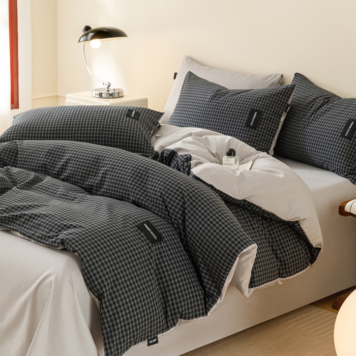 91家纺网 家纺一手货源 找家纺 卡姿家纺 2026春夏色织水洗棉无印复古风格 空野蓝黑