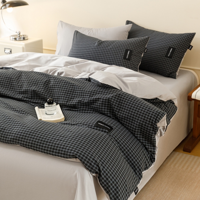 91家纺网 家纺一手货源 找家纺 卡姿家纺 2026春夏色织水洗棉无印复古风格 空野蓝黑