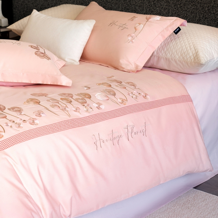 91家纺网 家纺一手货源 找家纺 卡姿家纺 2026春夏森系小清新刺绣 — 莉奥 莉奥-粉