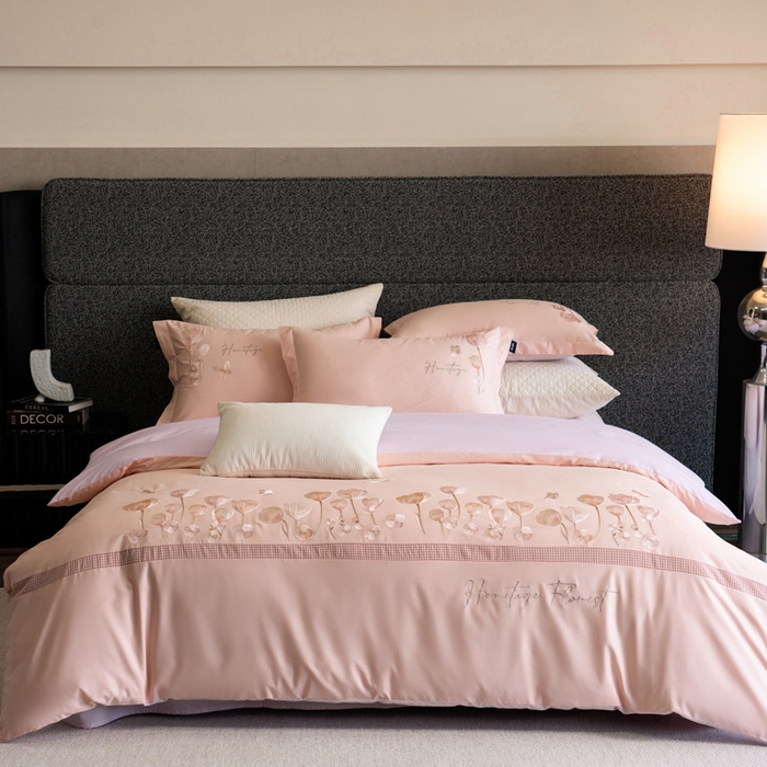 91家纺网 家纺一手货源 找家纺 卡姿家纺 2026春夏森系小清新刺绣 — 莉奥 莉奥-粉