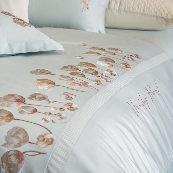 91家纺网 家纺一手货源 找家纺 卡姿家纺 2026春夏森系小清新刺绣 — 莉奥 莉奥-蓝