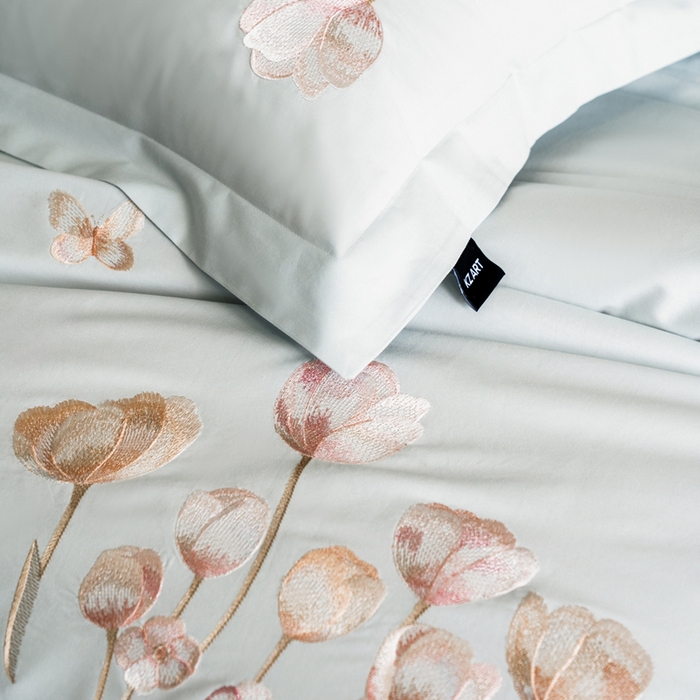 91家纺网 家纺一手货源 找家纺 卡姿家纺 2026春夏森系小清新刺绣 — 莉奥 莉奥-蓝