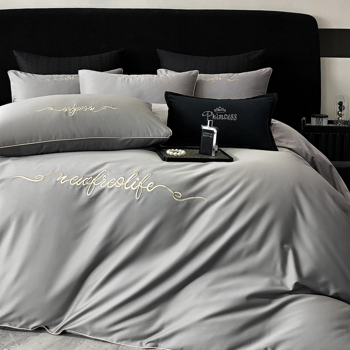 91家纺网 家纺一手货源 找家纺 禧澜庭 2026新款高支纯棉全棉斜纹四件套刺绣绣花款轻奢三件套--卡罗系列 布鲁灰