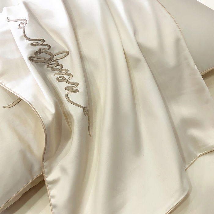 91家纺网 家纺一手货源 找家纺 禧澜庭 2026新款高支纯棉全棉斜纹四件套刺绣绣花款轻奢三件套--卡罗系列 皓月白+卡其