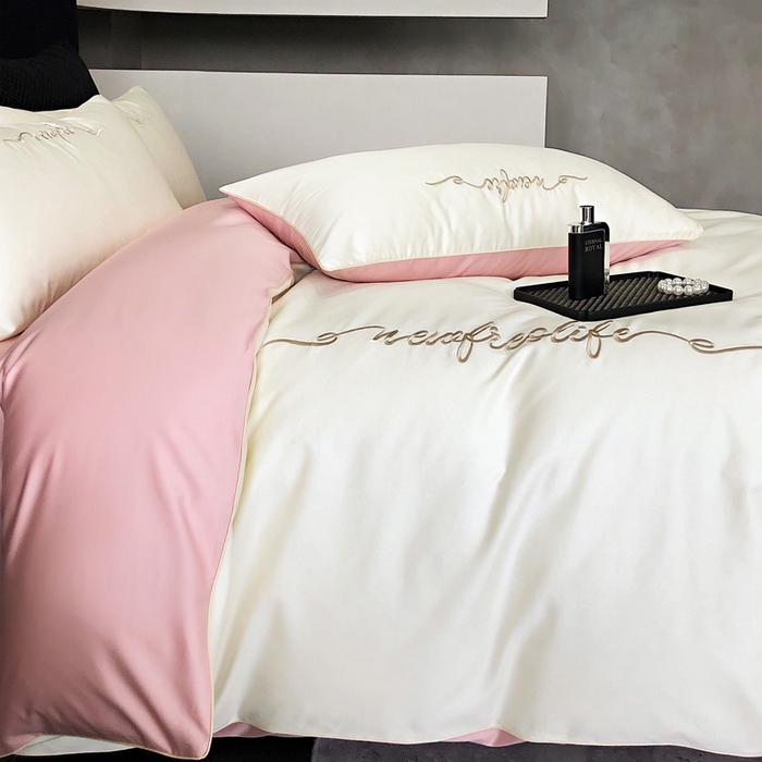 91家纺网 家纺一手货源 找家纺 禧澜庭 2026新款高支纯棉全棉斜纹四件套刺绣绣花款轻奢三件套--卡罗系列 皓月白+柔粉