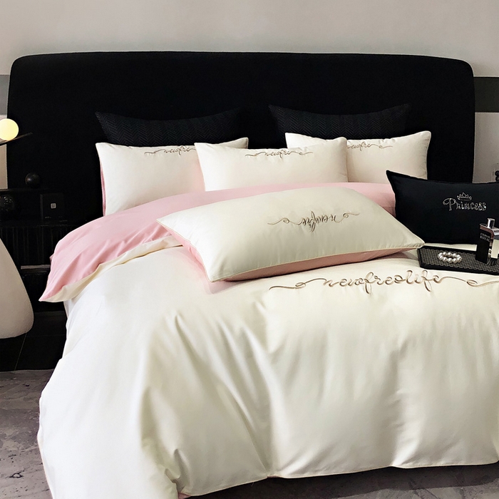 91家纺网 家纺一手货源 找家纺 禧澜庭 2026新款高支纯棉全棉斜纹四件套刺绣绣花款轻奢三件套--卡罗系列 皓月白+柔粉