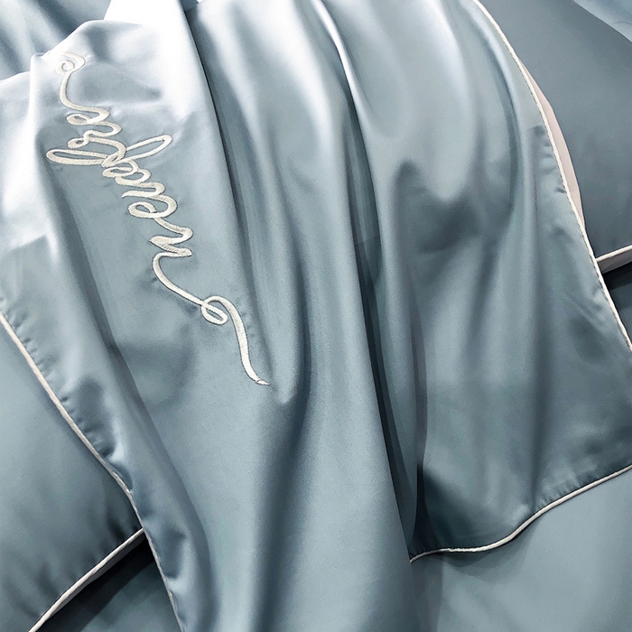 91家纺网 家纺一手货源 找家纺 禧澜庭 2026新款高支纯棉全棉斜纹四件套刺绣绣花款轻奢三件套--卡罗系列 魅力蓝+浅灰