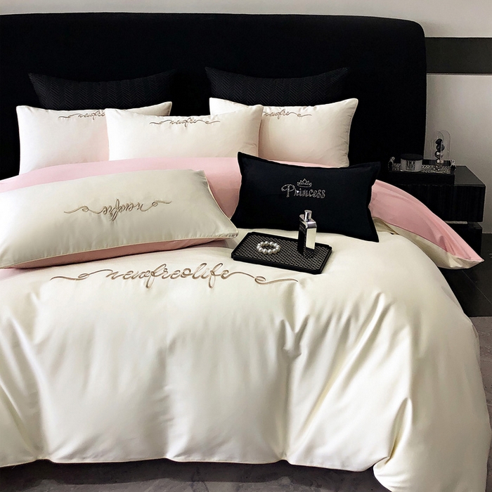 91家纺网 家纺一手货源 找家纺 禧澜庭 2026新款高支纯棉全棉斜纹四件套刺绣绣花款轻奢三件套--卡罗系列 皓月白+柔粉