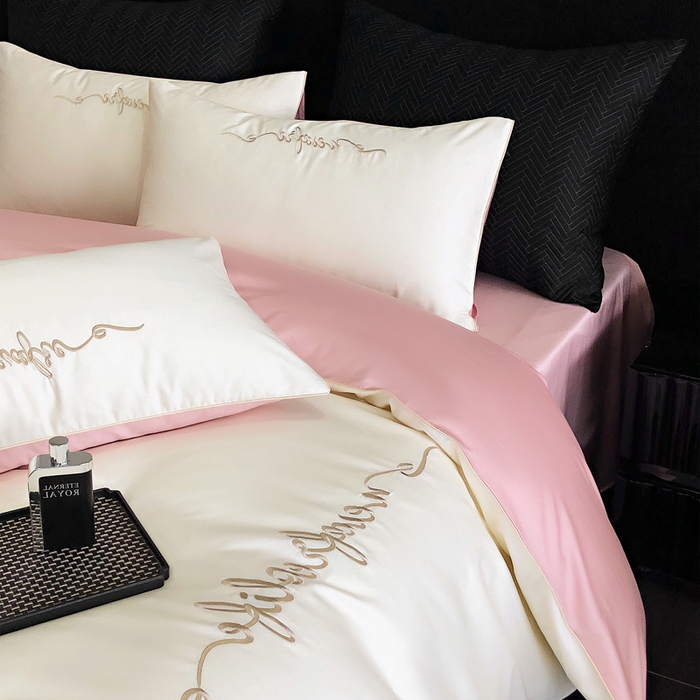 91家纺网 家纺一手货源 找家纺 禧澜庭 2026新款高支纯棉全棉斜纹四件套刺绣绣花款轻奢三件套--卡罗系列 皓月白+柔粉