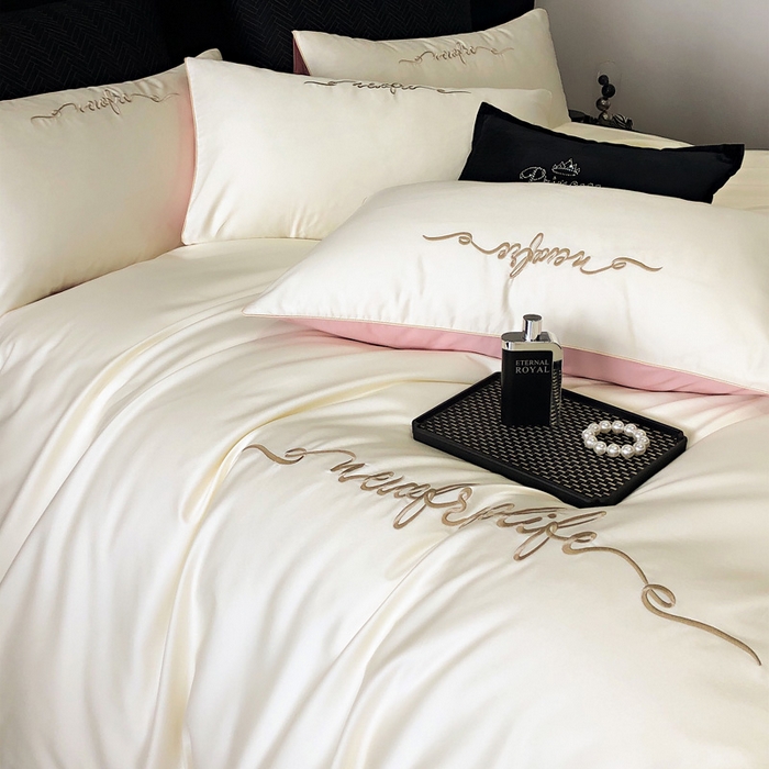 91家纺网 家纺一手货源 找家纺 禧澜庭 2026新款高支纯棉全棉斜纹四件套刺绣绣花款轻奢三件套--卡罗系列 皓月白+柔粉