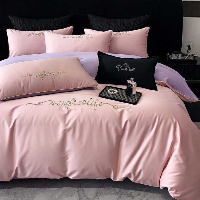 91家纺网 家纺一手货源 找家纺 禧澜庭 2026新款高支纯棉全棉斜纹四件套刺绣绣花款轻奢三件套--卡罗系列 戴妃粉+魅紫