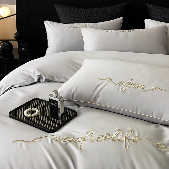 91家纺网 家纺一手货源 找家纺 禧澜庭 2026新款高支纯棉全棉斜纹四件套刺绣绣花款轻奢三件套--卡罗系列 月光灰