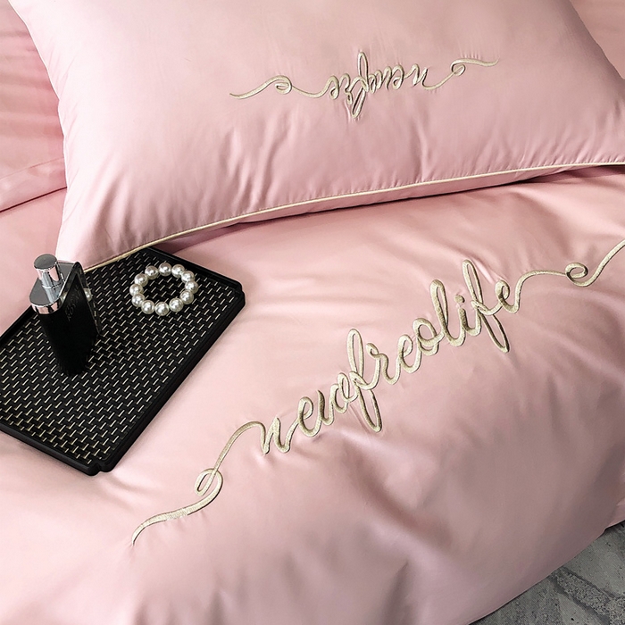 91家纺网 家纺一手货源 找家纺 禧澜庭 2026新款高支纯棉全棉斜纹四件套刺绣绣花款轻奢三件套--卡罗系列 戴妃粉