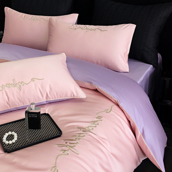 91家纺网 家纺一手货源 找家纺 禧澜庭 2026新款高支纯棉全棉斜纹四件套刺绣绣花款轻奢三件套--卡罗系列 戴妃粉+魅紫