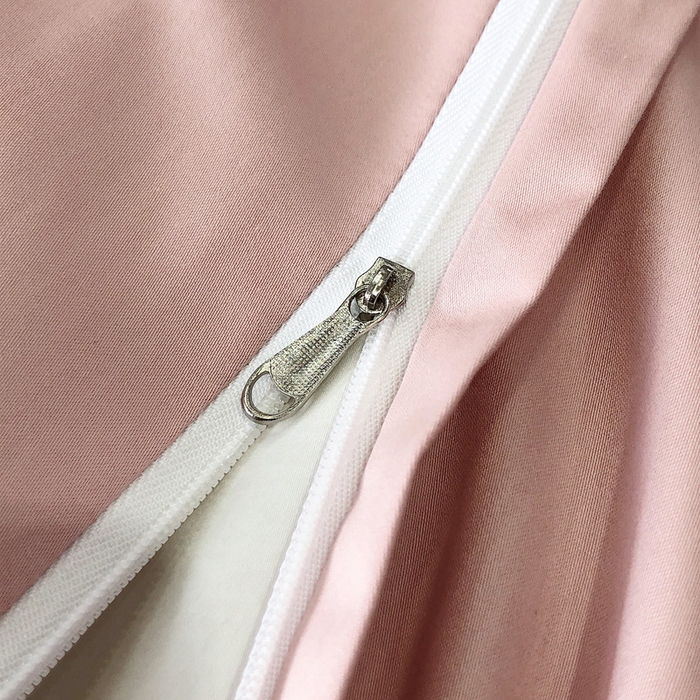 91家纺网 家纺一手货源 找家纺 禧澜庭 2026新款高支纯棉全棉斜纹四件套刺绣绣花款轻奢三件套--卡罗系列 皓月白+柔粉