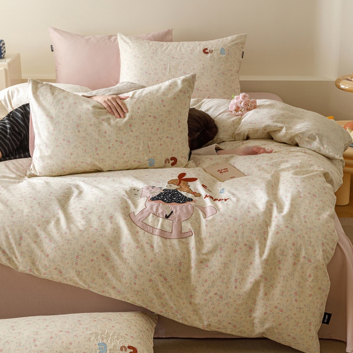 91家纺网 家纺一手货源 找家纺 卡姿家纺 2026春夏治愈系萌趣小刺绣  第一季 童年